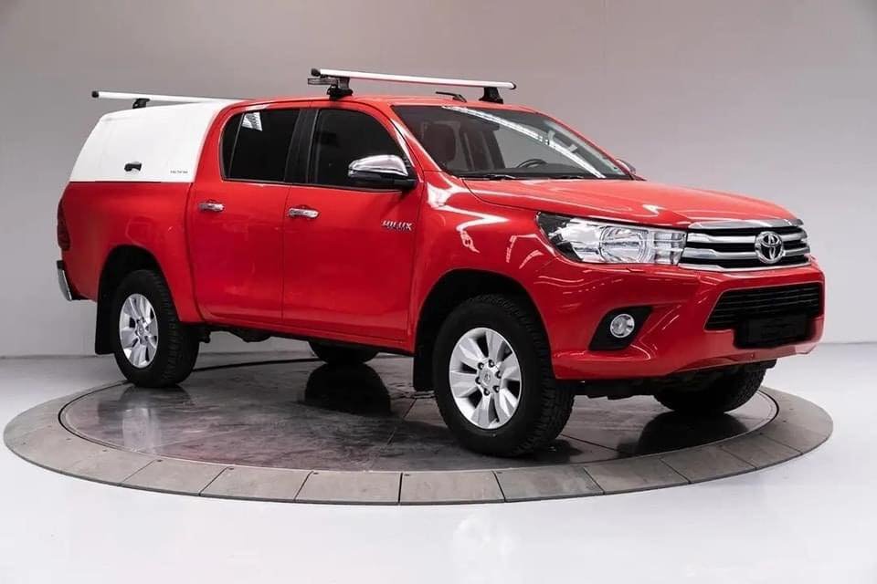 1 Toyota HiLux D-4D - Image 1